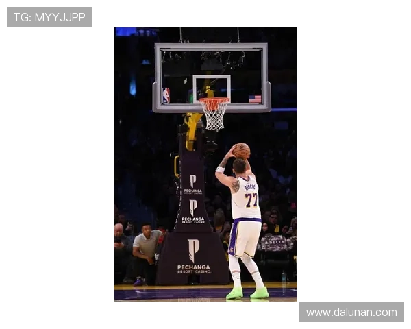 湖人击败鹈鹕收获三连胜 东契奇全能表现